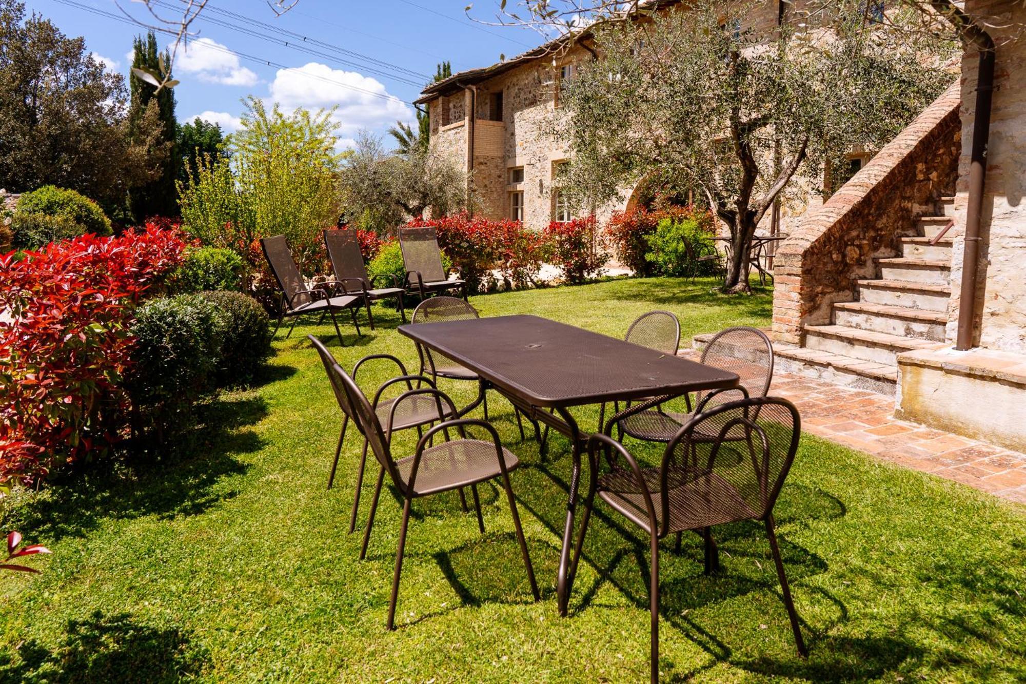 Villa Le Beringhe - Wine Pool & Relax Colle Val D'Elsa Exterior foto