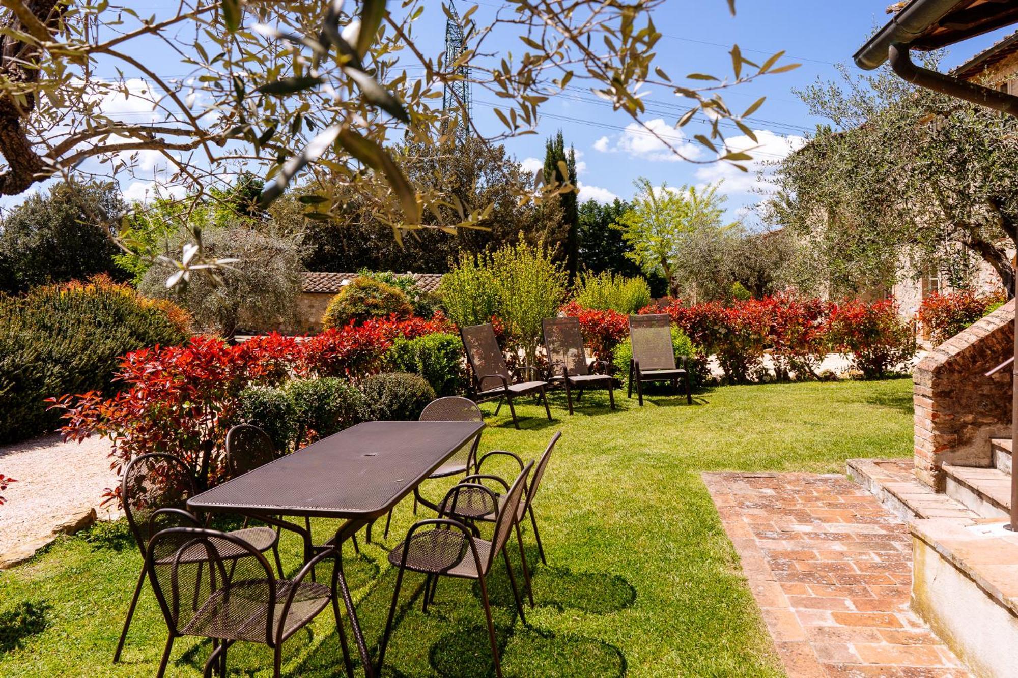 Villa Le Beringhe - Wine Pool & Relax Colle Val D'Elsa Exterior foto
