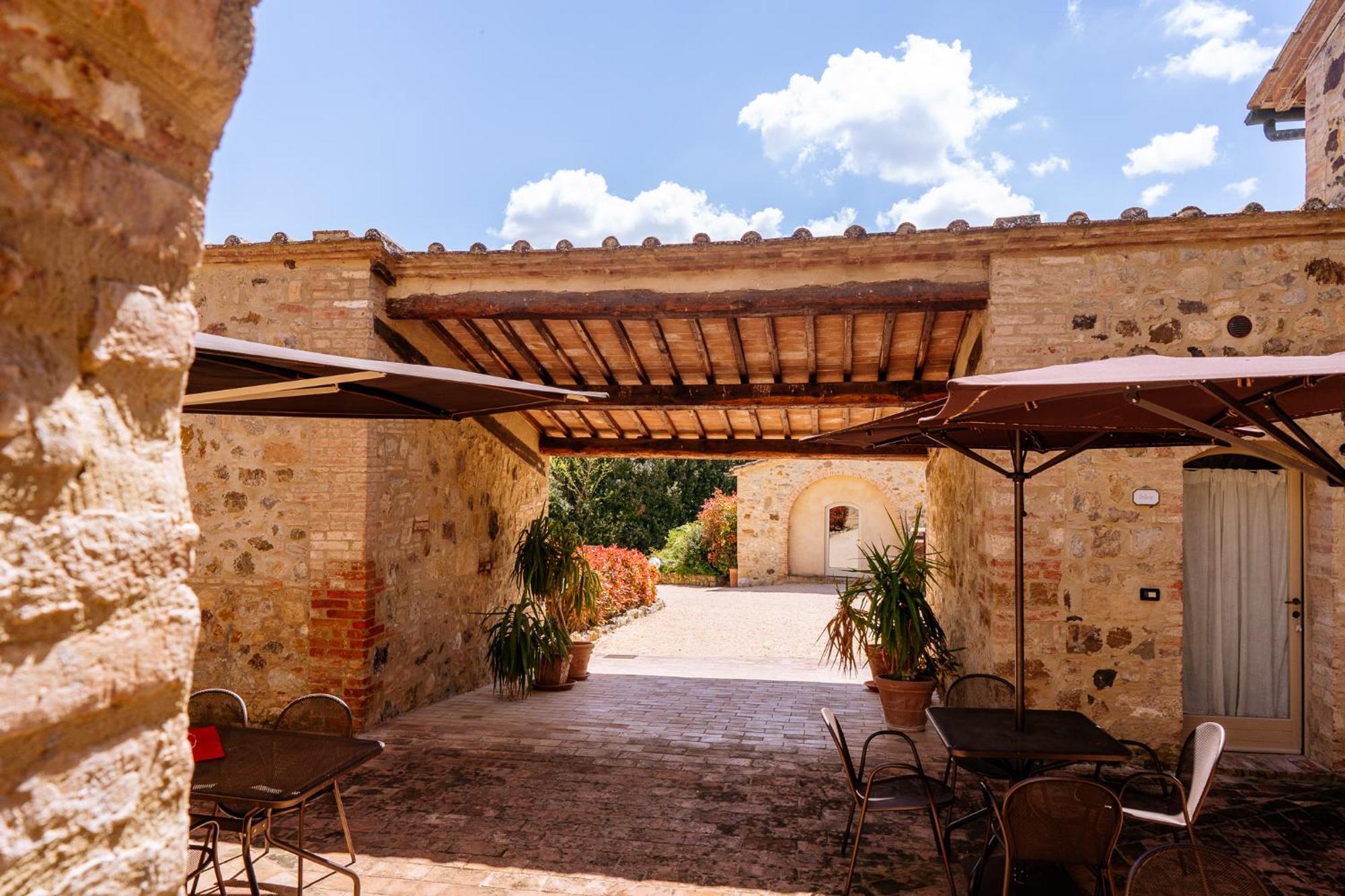 Villa Le Beringhe - Wine Pool & Relax Colle Val D'Elsa Exterior foto